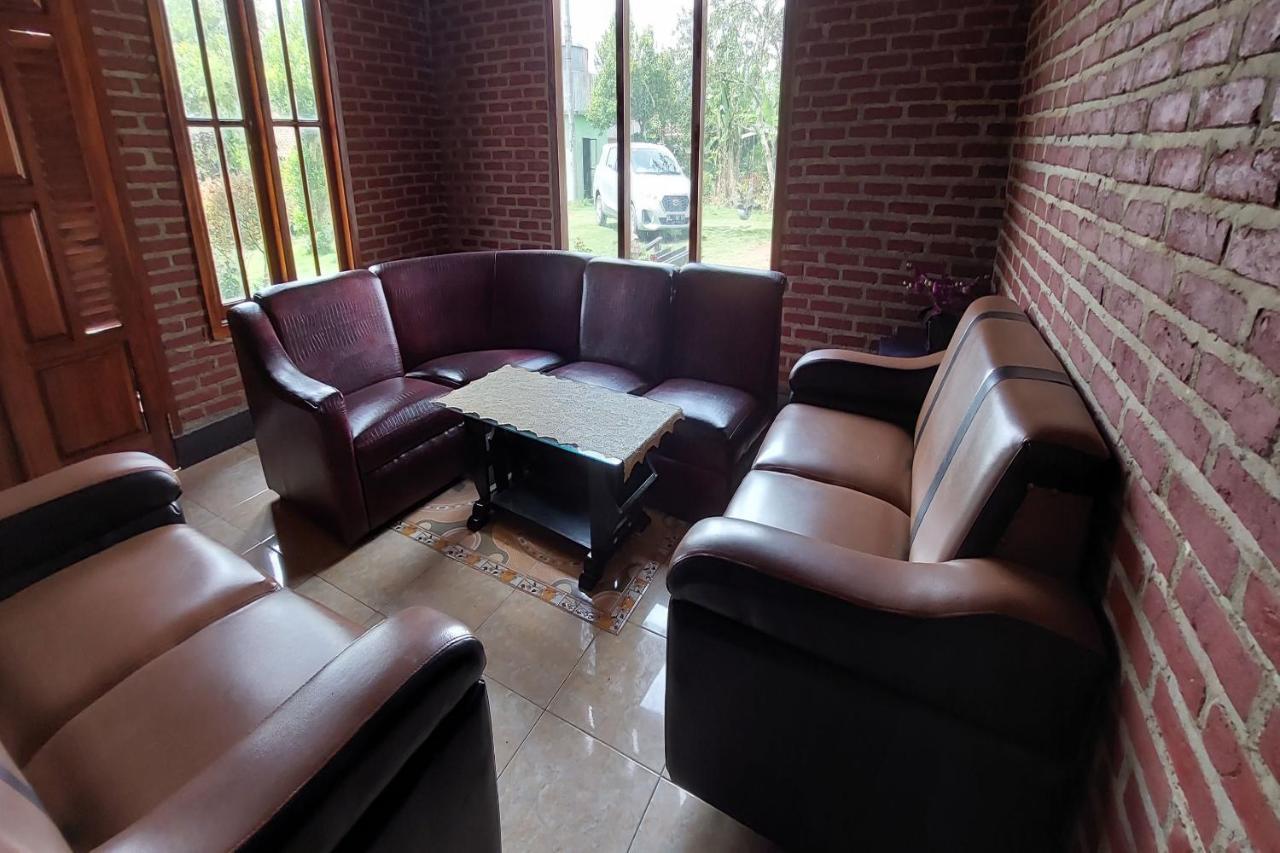 Oyo Homes 91255 Desa Wisata Embung Purworejo Syariah 반다르 람풍 외부 사진