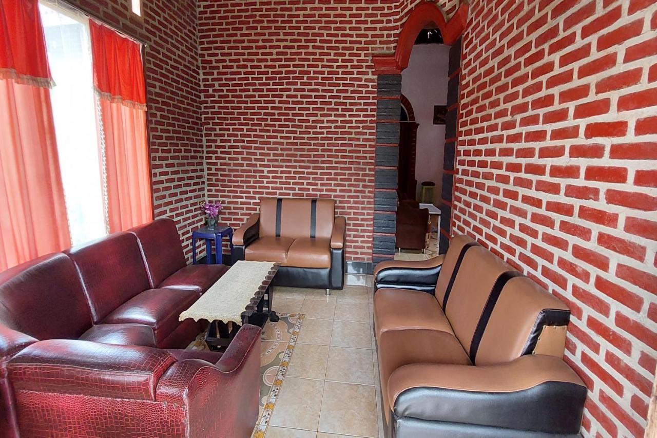 Oyo Homes 91255 Desa Wisata Embung Purworejo Syariah 반다르 람풍 외부 사진